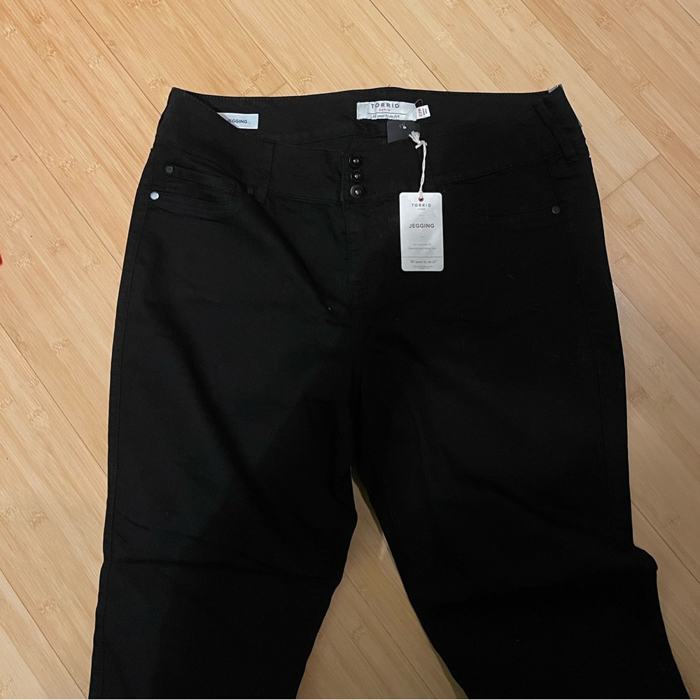 Torrid Denim Black skinny Jean size 22